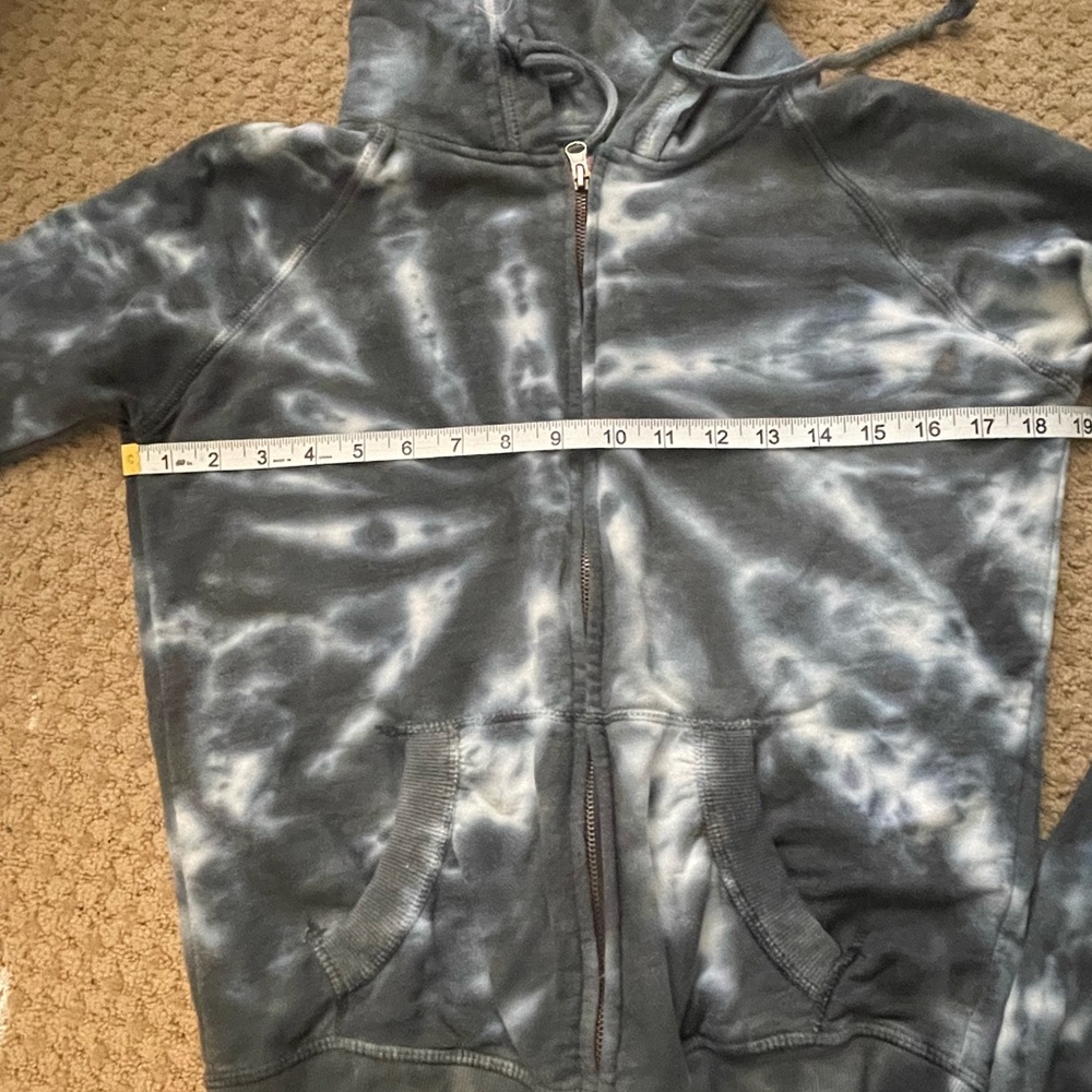 Tie-dye Sweatshirt - Picture 5 of 5